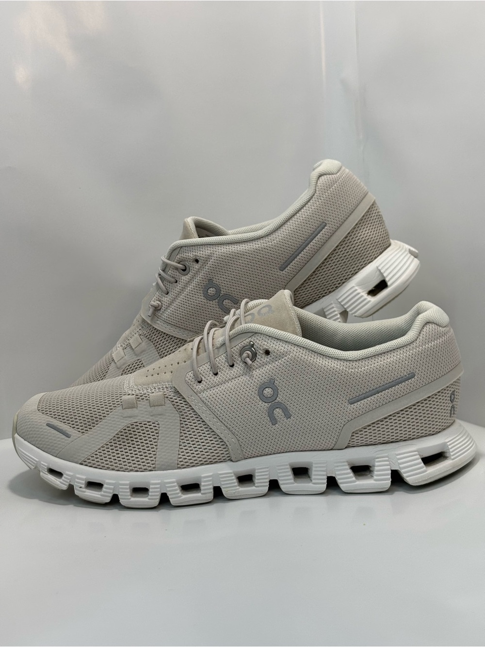 ON Cloud 5 Running Shoes Women's Size 8 Pearl/White 59.98773 Breathable Mesh